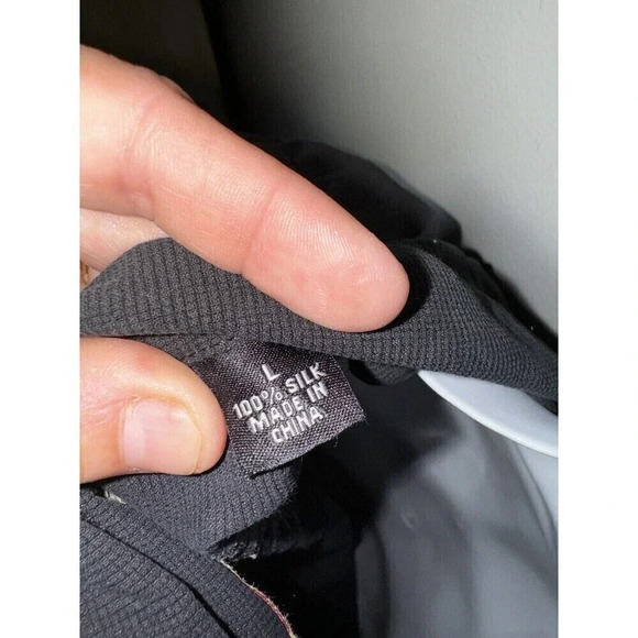 Tommy Bahama Large Tropic Isles Short Sleeve Shirt 100% Silk. Black - Picture 6 of 6